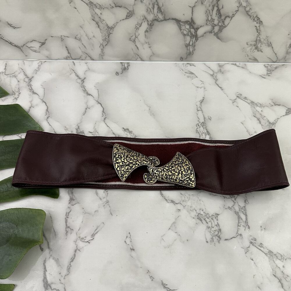 Clara For Firenze Womens Vintage 80s Leather Belt Size Xs Red Gold Latch Buckle